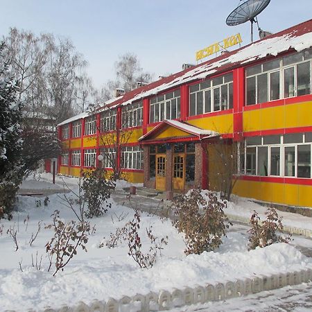 Otel Issyk-Kul Karakol Exteriér fotografie
