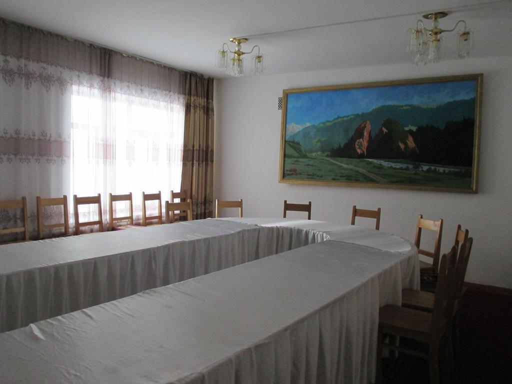 Otel Issyk-Kul Karakol Exteriér fotografie