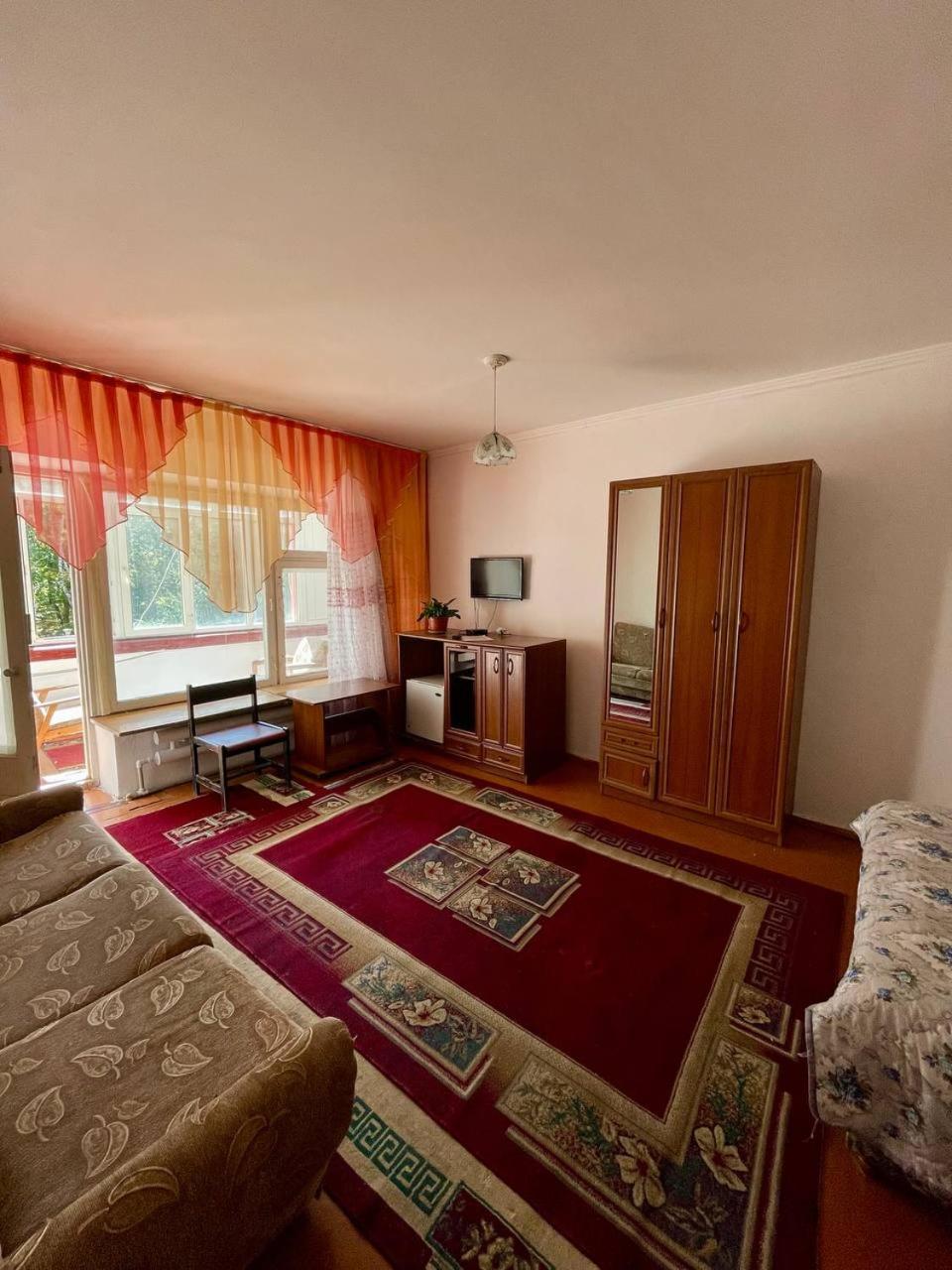 Otel Issyk-Kul Karakol Exteriér fotografie