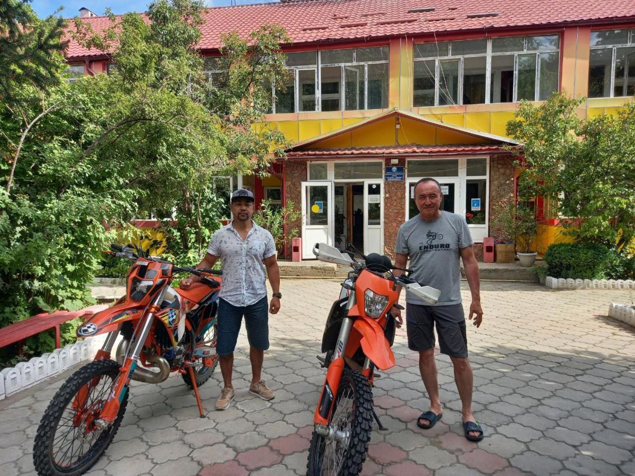 Otel Issyk-Kul Karakol Exteriér fotografie