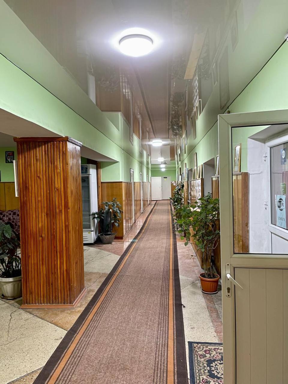 Otel Issyk-Kul Karakol Exteriér fotografie
