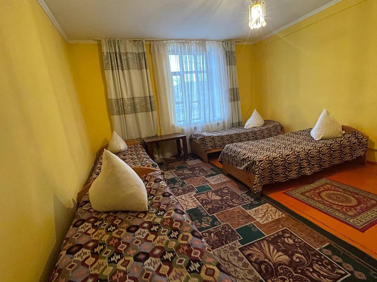 Otel Issyk-Kul Karakol Exteriér fotografie