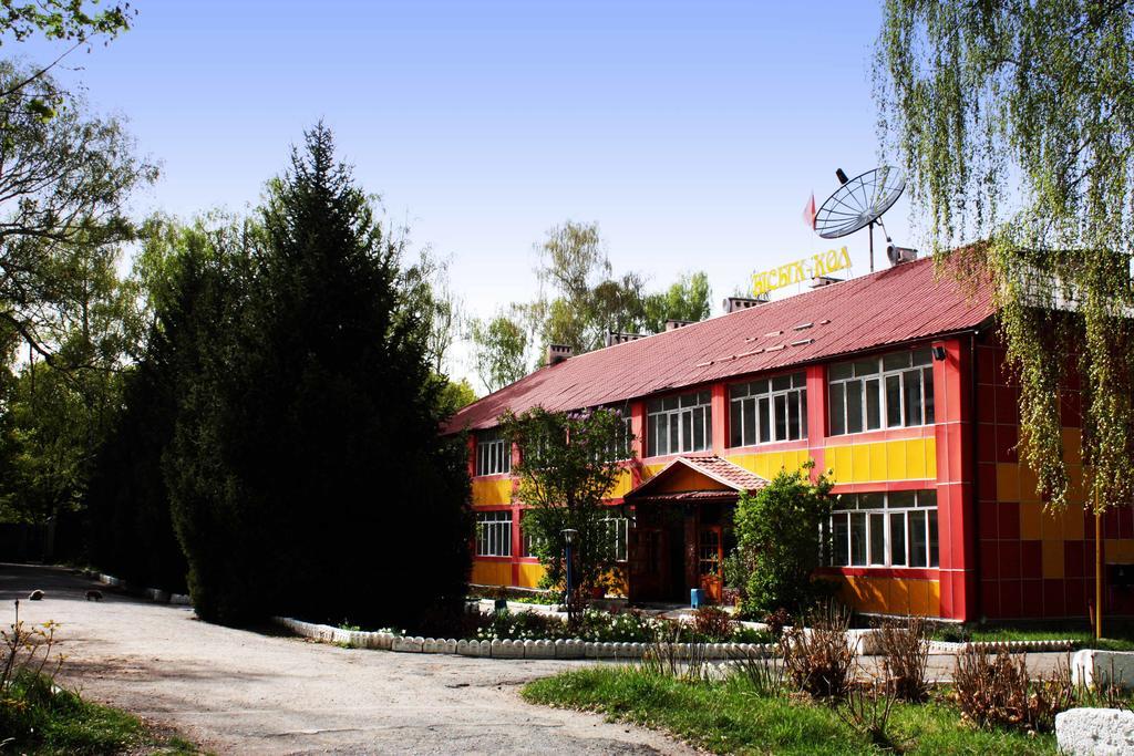 Otel Issyk-Kul Karakol Exteriér fotografie