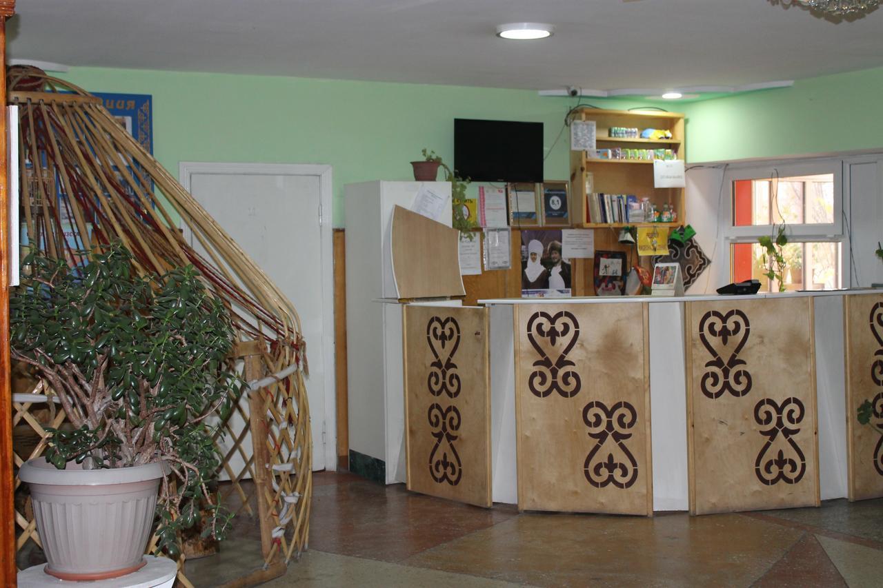 Otel Issyk-Kul Karakol Exteriér fotografie