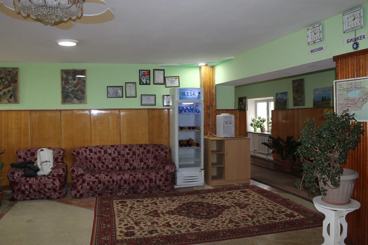 Otel Issyk-Kul Karakol Exteriér fotografie